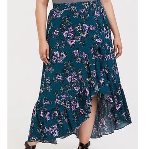 Torrid Challis Floral Skirt Size 1